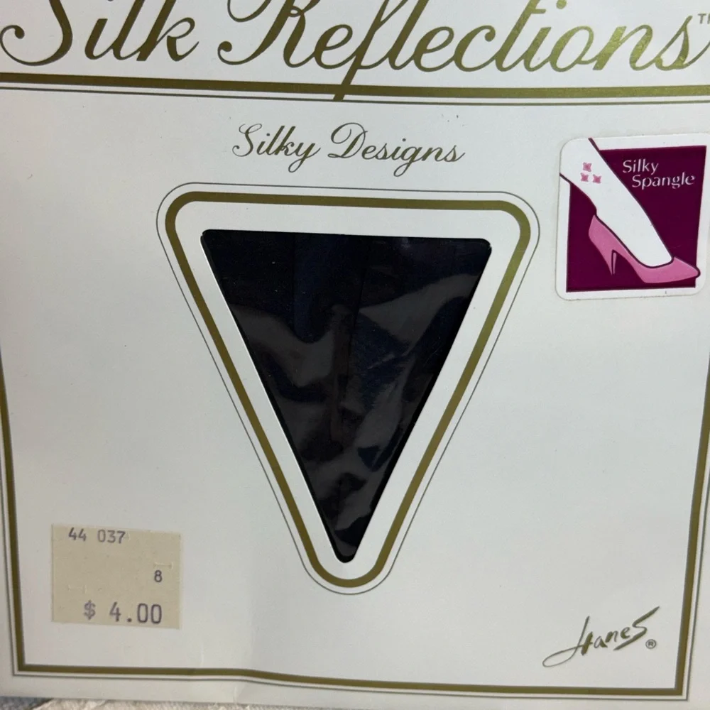 Vintage Hanes Silk Reflections Silky Light Control Size C-D. Jet. NWT‎